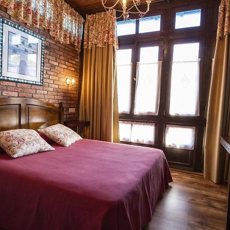 La Casona De Sobrepiedra Hotel Eksteriør billede
